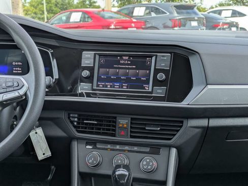 Certified 2022 Volkswagen Jetta S FWD image 19