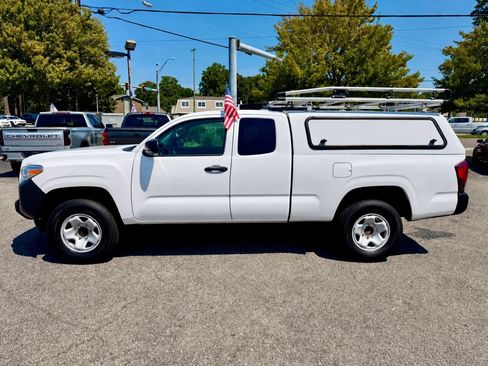 Used 2020 Toyota Tacoma SR RWD image 2