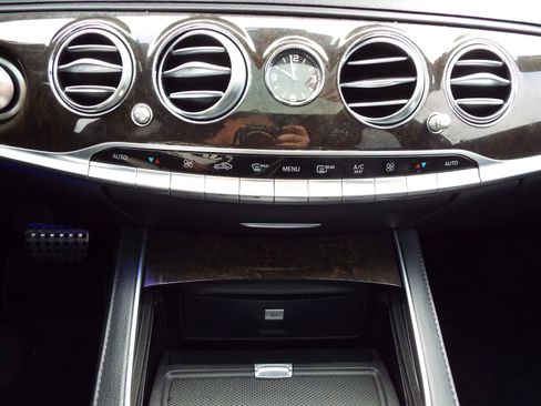Used 2015 Mercedes-Benz S 550 Sedan w/ Sport Package image 18
