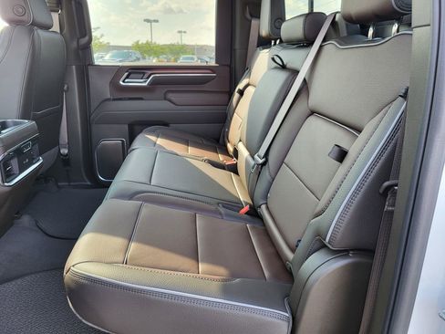 New 2025 GMC Sierra 2500 Denali w/ Denali Reserve Package image 5