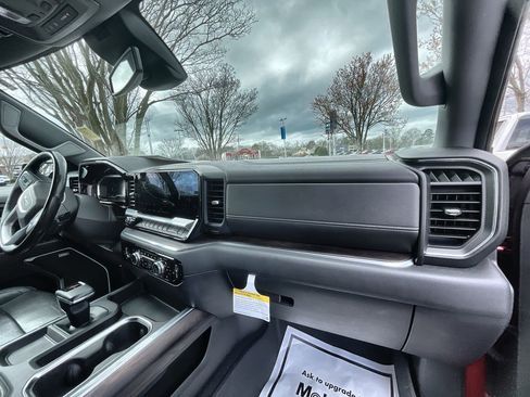 Used 2022 GMC Sierra 1500 SLT w/ SLT Convenience Package image 29