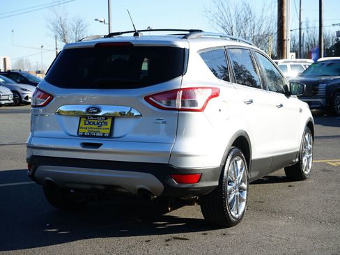 Used 2015 Ford Escape SE w/ SE Chrome Package image 6