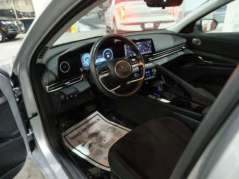 Used 2023 Hyundai Elantra SEL w/ Convenience Package image 15