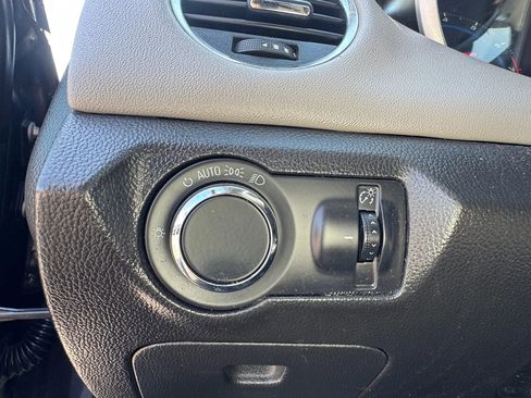 Used 2015 Chevrolet Cruze LS image 27