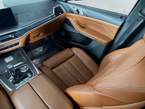 Used 2025 BMW ALPINA XB7 AWD/4WD image 25