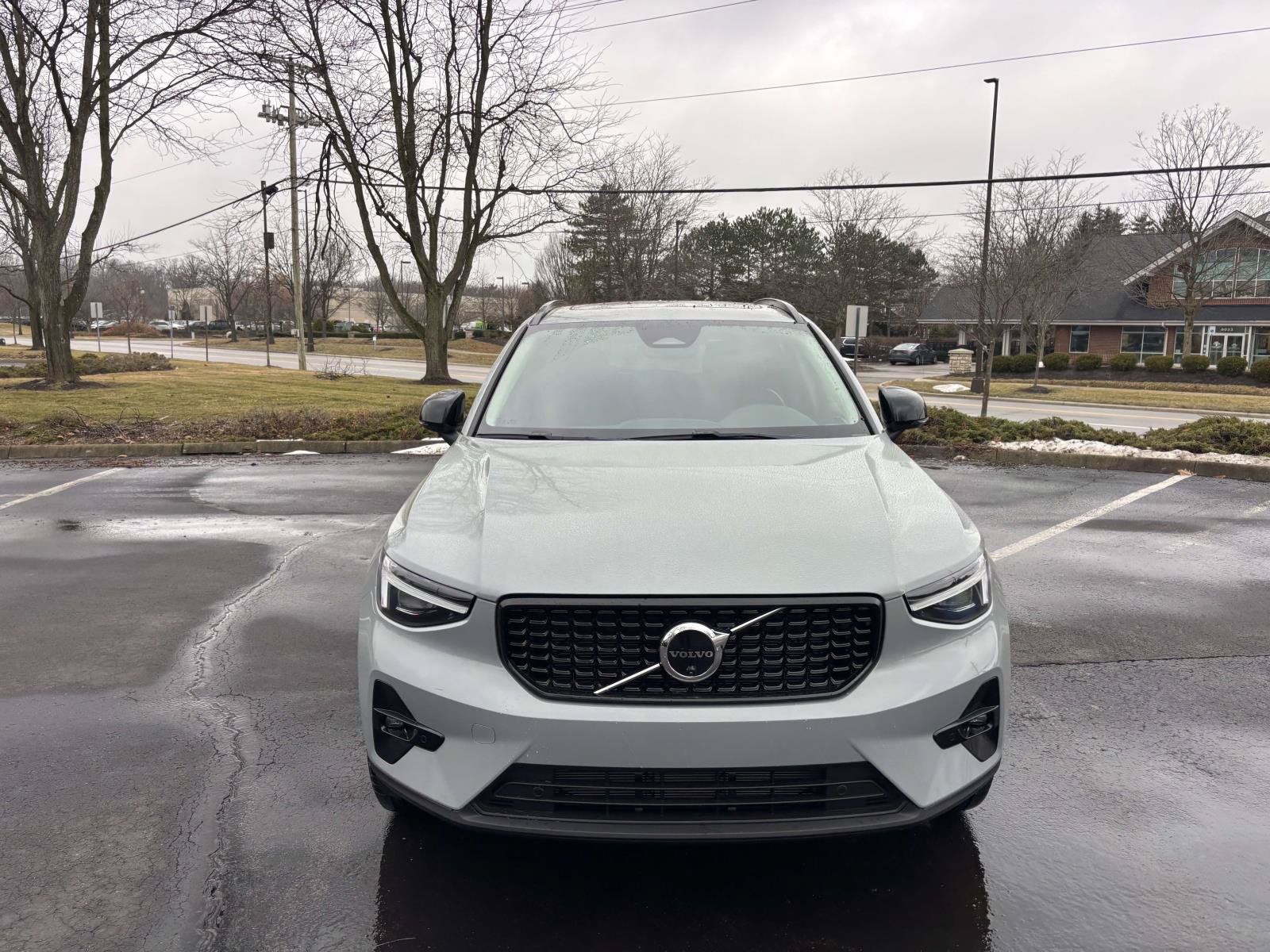 Used 2026 Volvo XC40 B5 Plus w/ Protection Package Premier AWD/4WD image 2