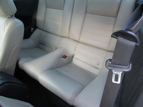 Used 2013 Ford Mustang Premium image 9