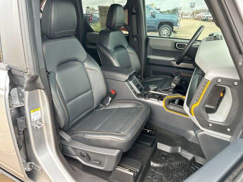 Used 2023 Ford Bronco Badlands image 22