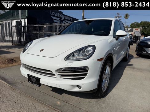 Used 2014 Porsche Cayenne Platinum Edition AWD/4WD image 3