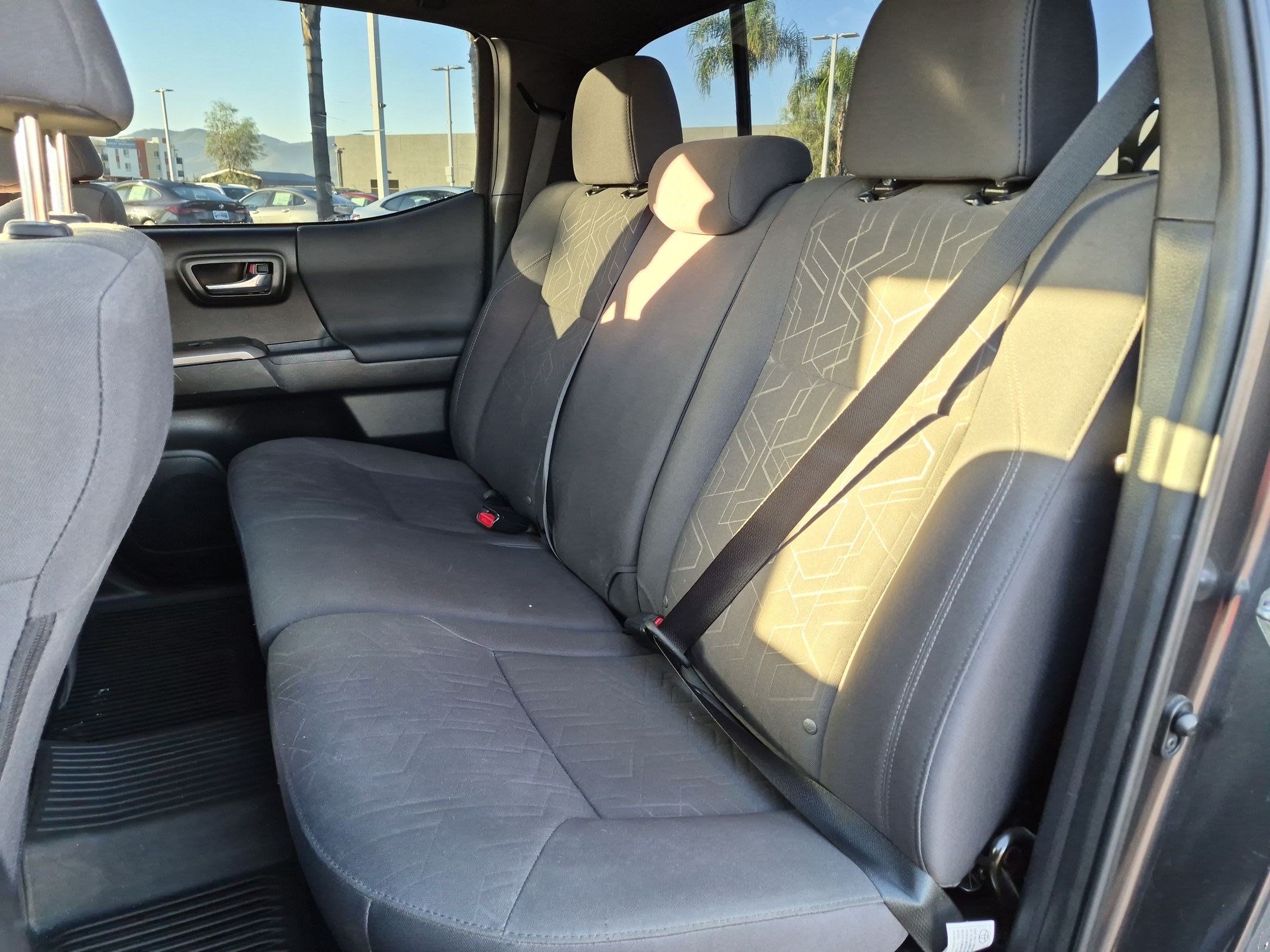 Used 2018 Toyota Tacoma TRD Off-Road w/ Technology Package RWD image 28