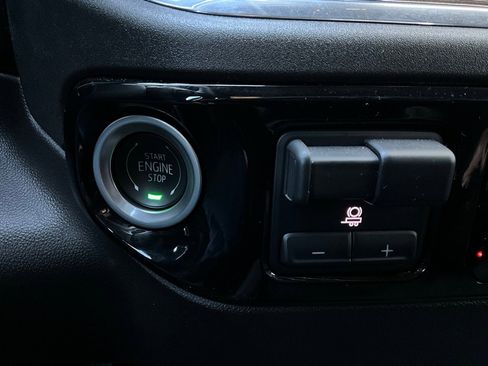 Used 2025 Chevrolet Silverado 1500 LT image 26