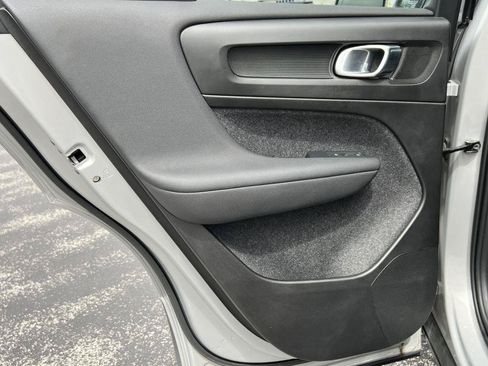 Used 2024 Volvo XC40 B5 Core AWD/4WD image 27