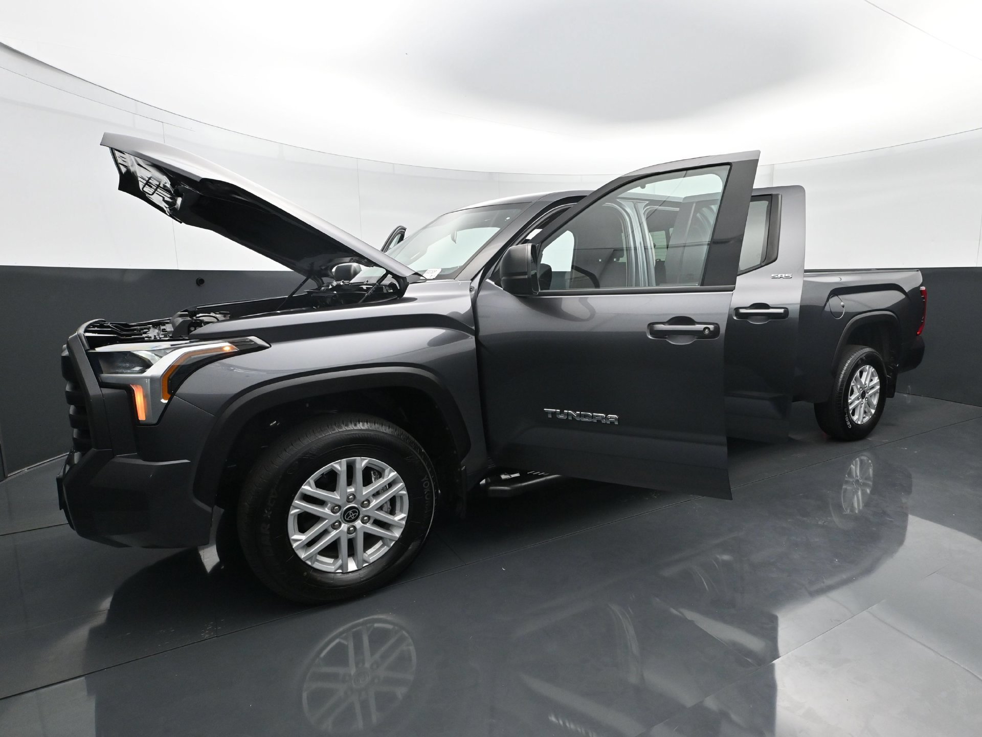 Used 2023 Toyota Tundra SR5 AWD/4WD image 27