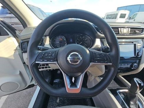 Used 2019 Nissan Rogue Sport SV image 6