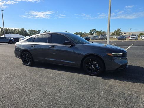 Certified 2025 Honda Accord SE image 2