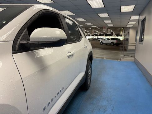 New 2026 Chevrolet Equinox LT FWD image 15