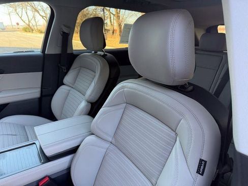 New 2026 Lincoln Nautilus Reserve image 10