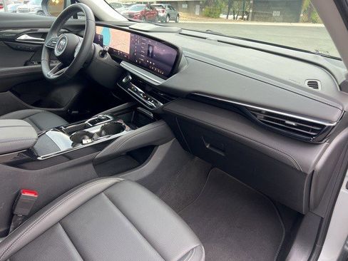 Certified 2025 Buick Envision Preferred image 28