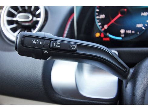 Used 2022 Mercedes-Benz GLB 250 w/ Premium Package Lite image 20