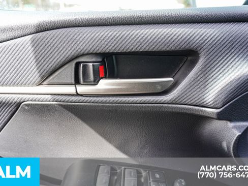 Used 2025 Toyota Camry SE image 55