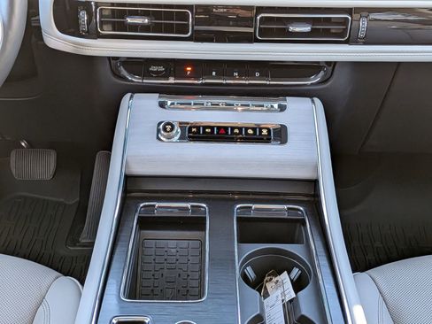 Certified 2025 Lincoln Aviator Reserve image 22