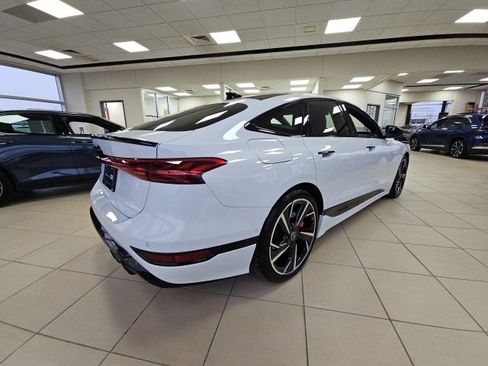 Certified 2025 Audi S6 e-tron Prestige w/ 21" Black Optic Package image 8