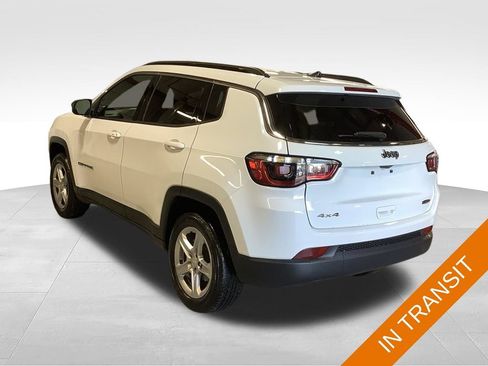 Used 2023 Jeep Compass Latitude w/ Convenience Group AWD/4WD image 3