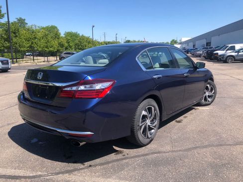 Used 2017 Honda Accord LX image 3