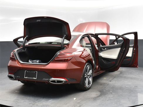 Used 2025 Genesis G70 2.5T w/ Sport Prestige Package image 19