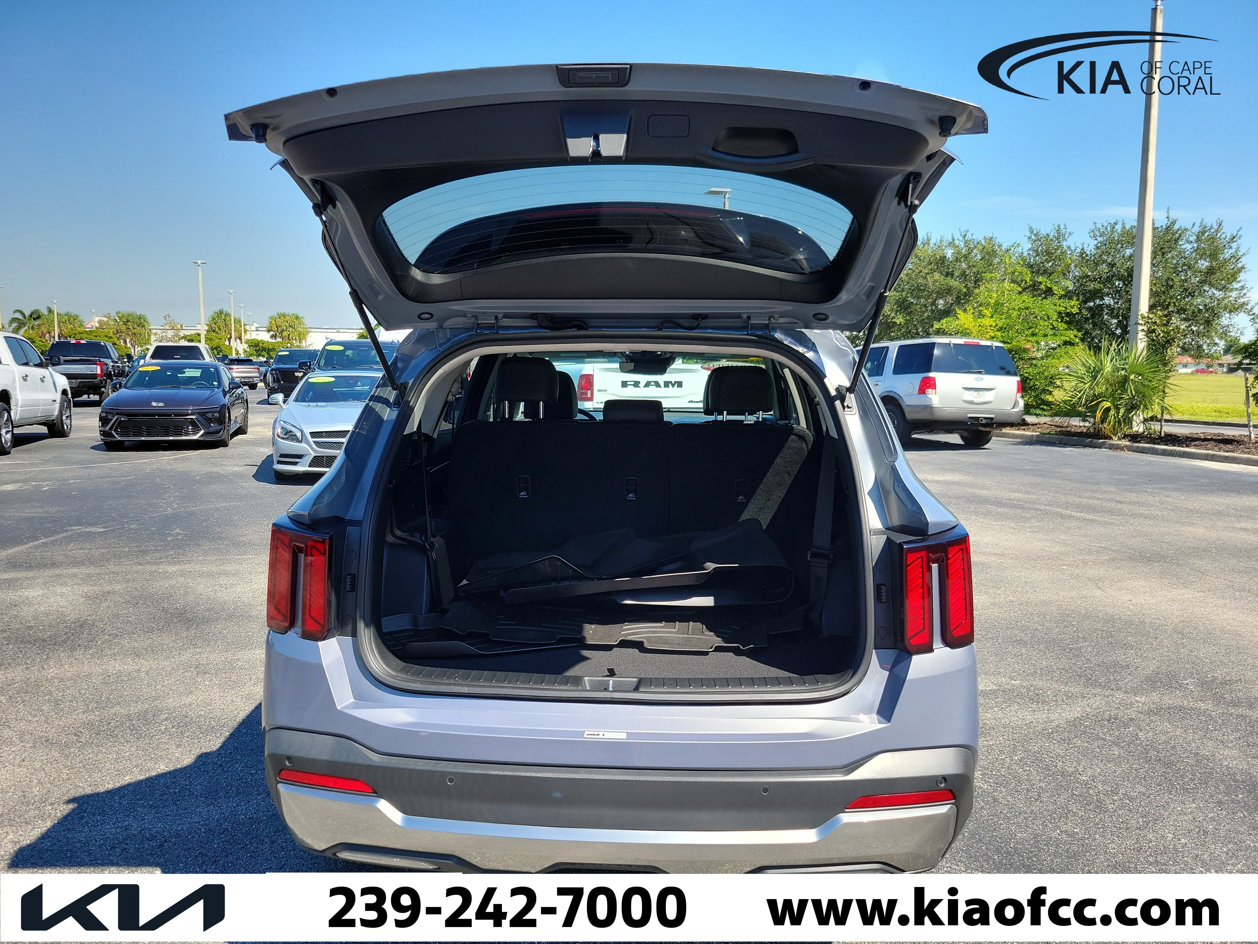 Certified 2024 Kia Sorento S w/ Panoramic Sunroof Package FWD image 13