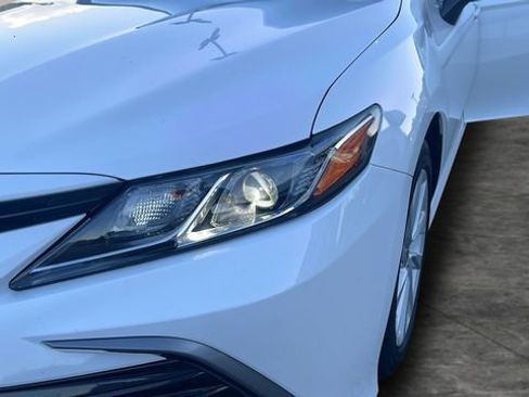 Used 2022 Toyota Camry LE image 49