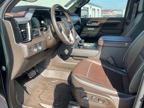 Used 2023 GMC Sierra 1500 Denali w/ Technology Package image 2