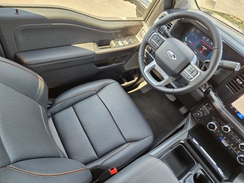 New 2026 Ford F250 Lariat w/ Black Appearance Package image 19