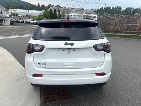 Used 2024 Jeep Compass Limited w/ High Altitude Package AWD/4WD image 15