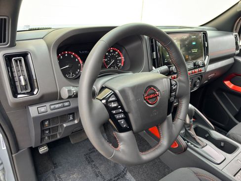Used 2026 Nissan Frontier Pro-X w/ Pro-X Convenience Package RWD image 13