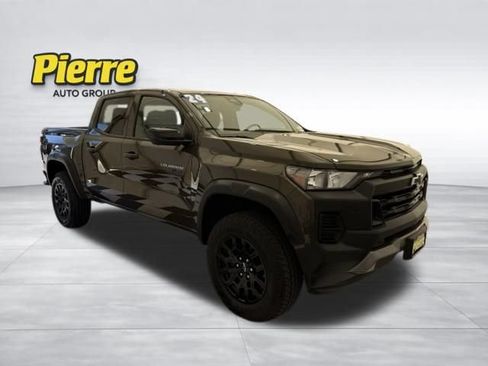 Used 2024 Chevrolet Colorado Trail Boss w/ Technology Package AWD/4WD image 6