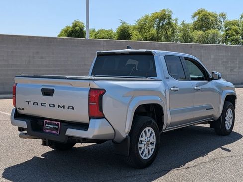 Used 2025 Toyota Tacoma SR5 image 5