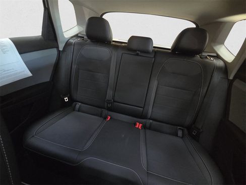 Used 2023 Volkswagen Taos SE image 13