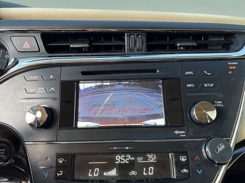 Used 2013 Toyota Avalon XLE Touring FWD image 28