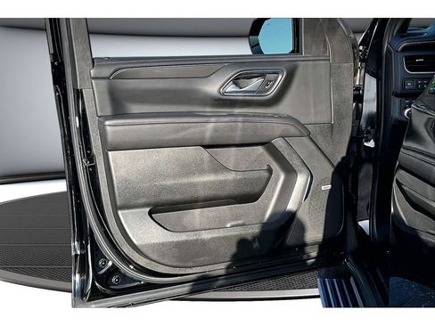 Used 2022 GMC Yukon AT4 w/ AT4 Premium Plus Package AWD/4WD image 27