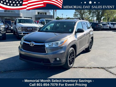 Used 2014 Toyota Highlander Plus AWD/4WD image 2