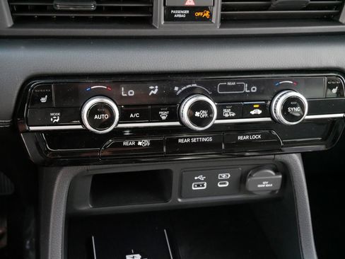 New 2025 Honda Pilot Touring image 19