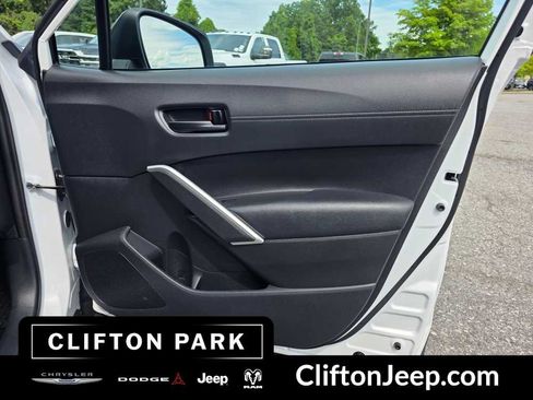Used 2024 Toyota Corolla Cross AWD Hybrid image 14