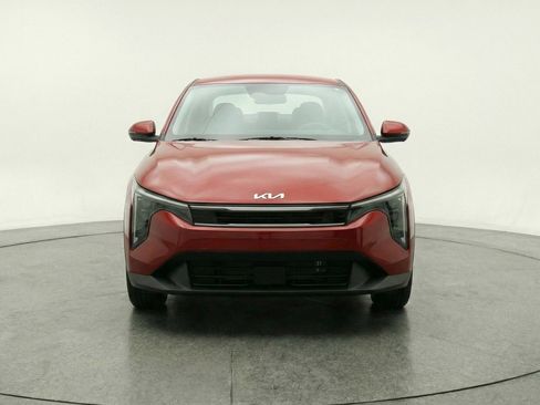 Used 2025 Kia K4 LXS image 2