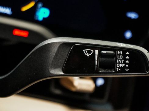 Used 2023 Porsche Taycan 4S w/ Premium Package image 31