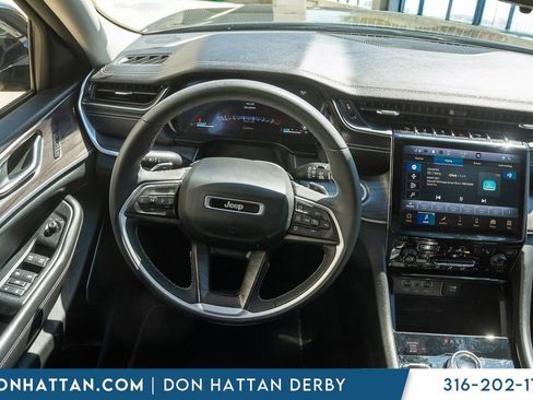 Used 2023 Jeep Grand Cherokee L Limited AWD/4WD image 5