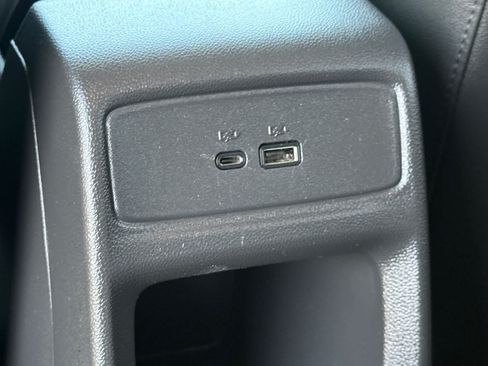 Used 2025 Chevrolet Trax LT FWD image 11