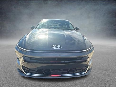 Used 2025 Hyundai Sonata SEL FWD image 2