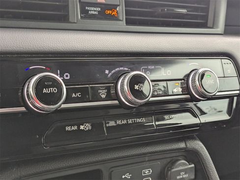 Used 2024 Honda Pilot EX-L image 19