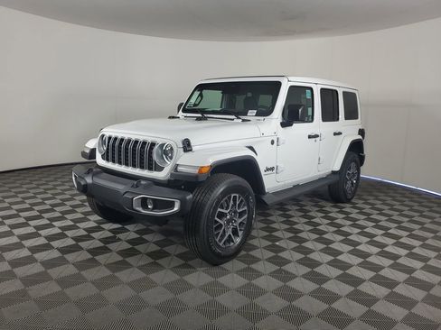 New 2025 Jeep Wrangler Sahara image 8